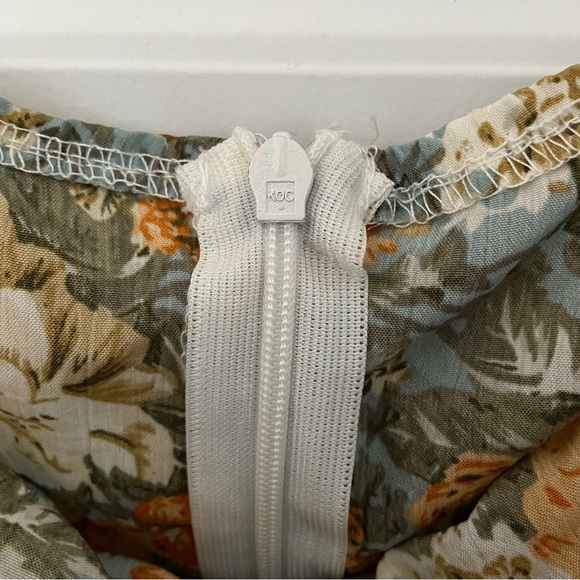 Boutique Rococo Floral Off-Shoulder Long Sleeve Tie-Front Short Dress - Picture 12 of 13